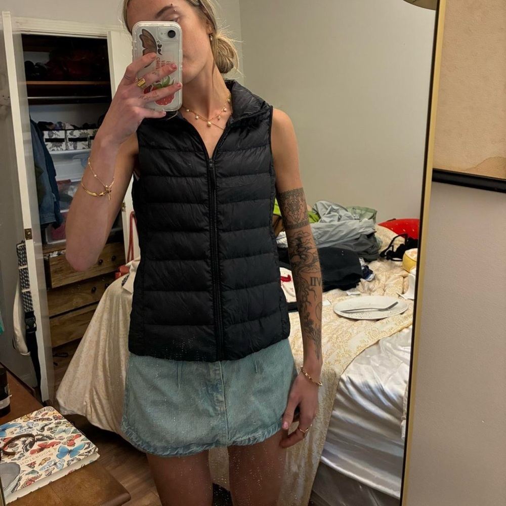 Black Uniqlo puffer vest